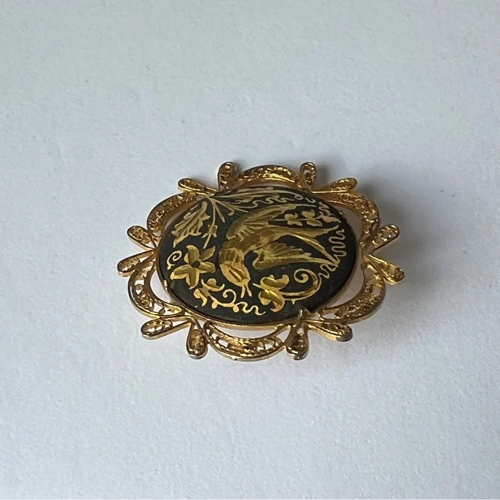 Damascene Round Bird Floral Filagree Gold Black Pin Brooch